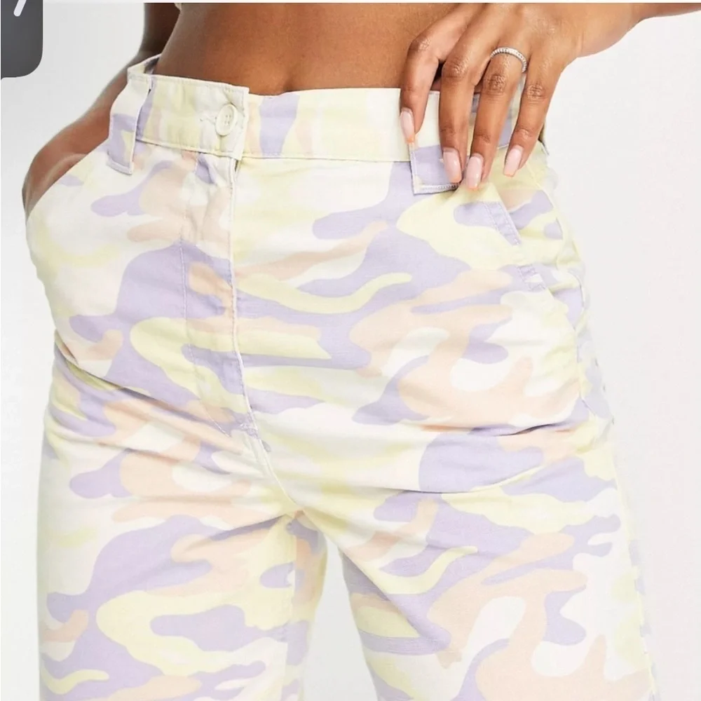Topshop high rise straight leg utility pants in pastel camo print size 4 - Picture 2 of 13